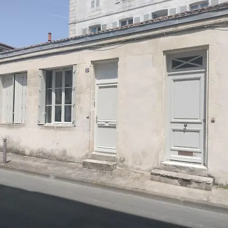 A Deux Pas Du Vieux Port * Ла-Рошель